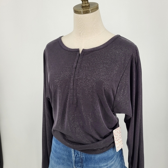 Free People Olivia Relaxed Henley Top Gray Sparkle Glitter Long Sleeve XS NWT - Picture 7 of 8